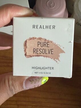 RealHer Pure Resolve Highlighter - Champagne Beige Glow